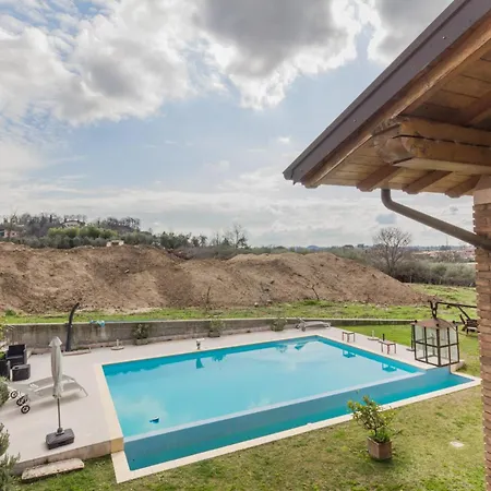 • Di Garda Piscina, Parcheggio דירה